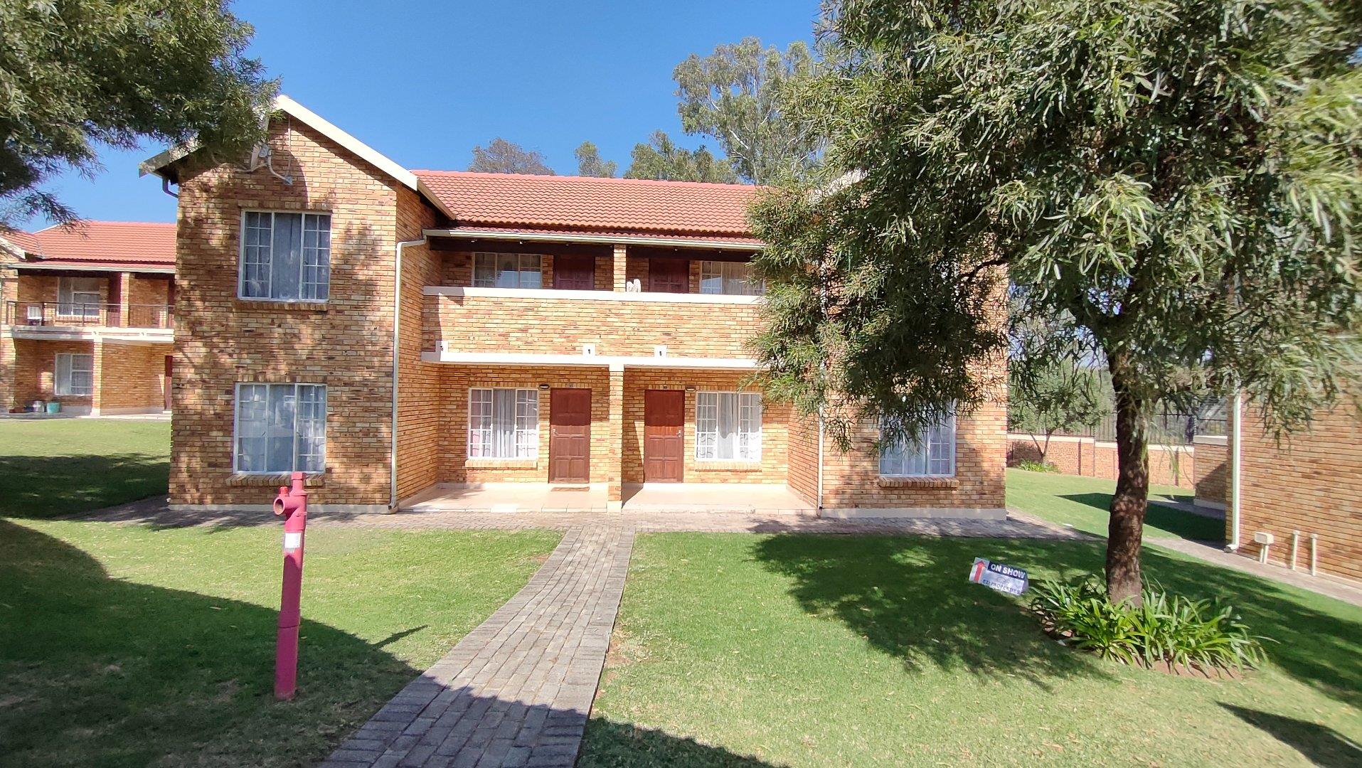 2 Bedroom Apartment / flat for sale in Honeypark 59 Sagewood, 15 Setter Road P24114446403