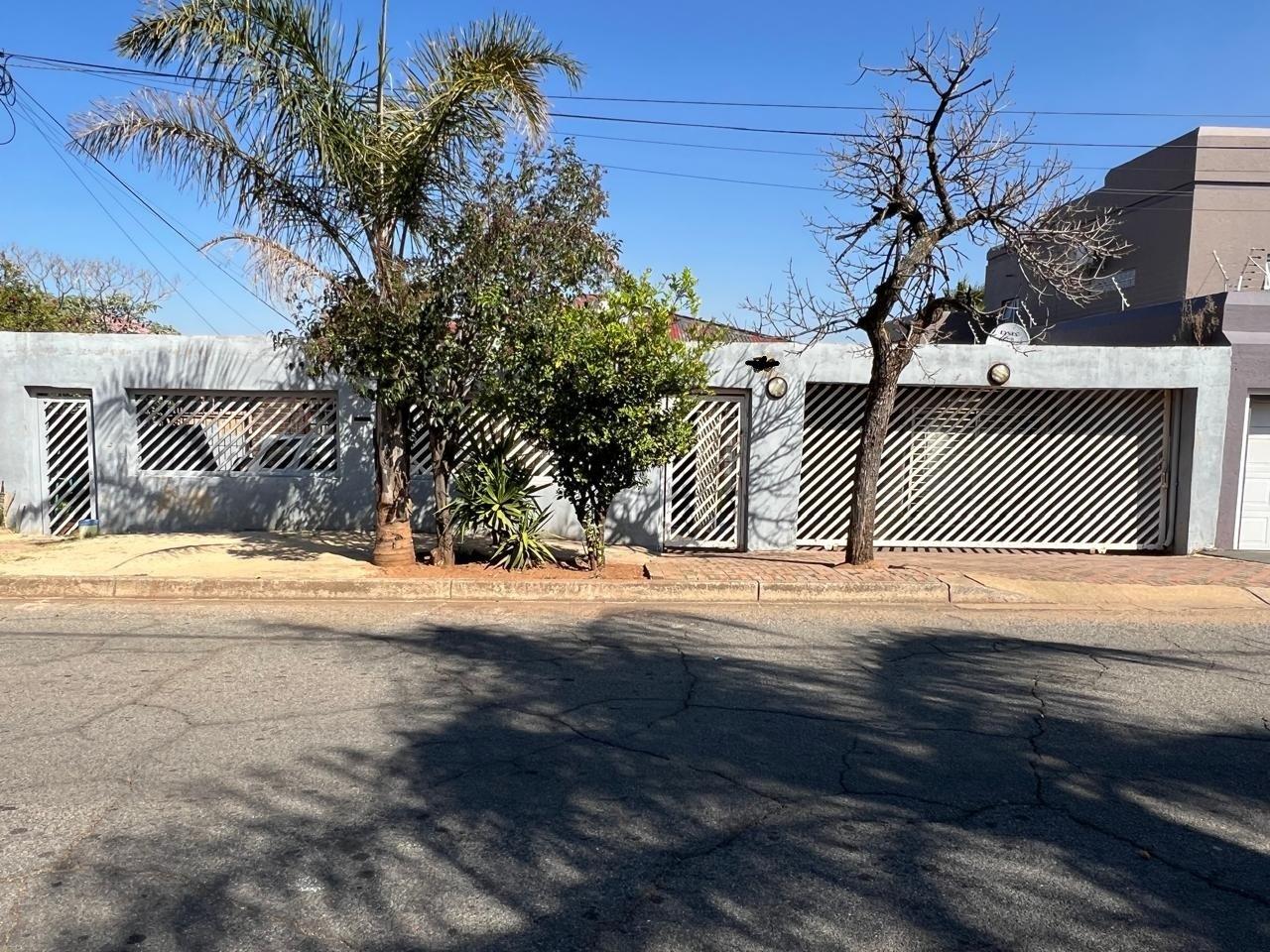 3 Bedroom House for sale in Mayfair West 1 St Jerome Avenue P24