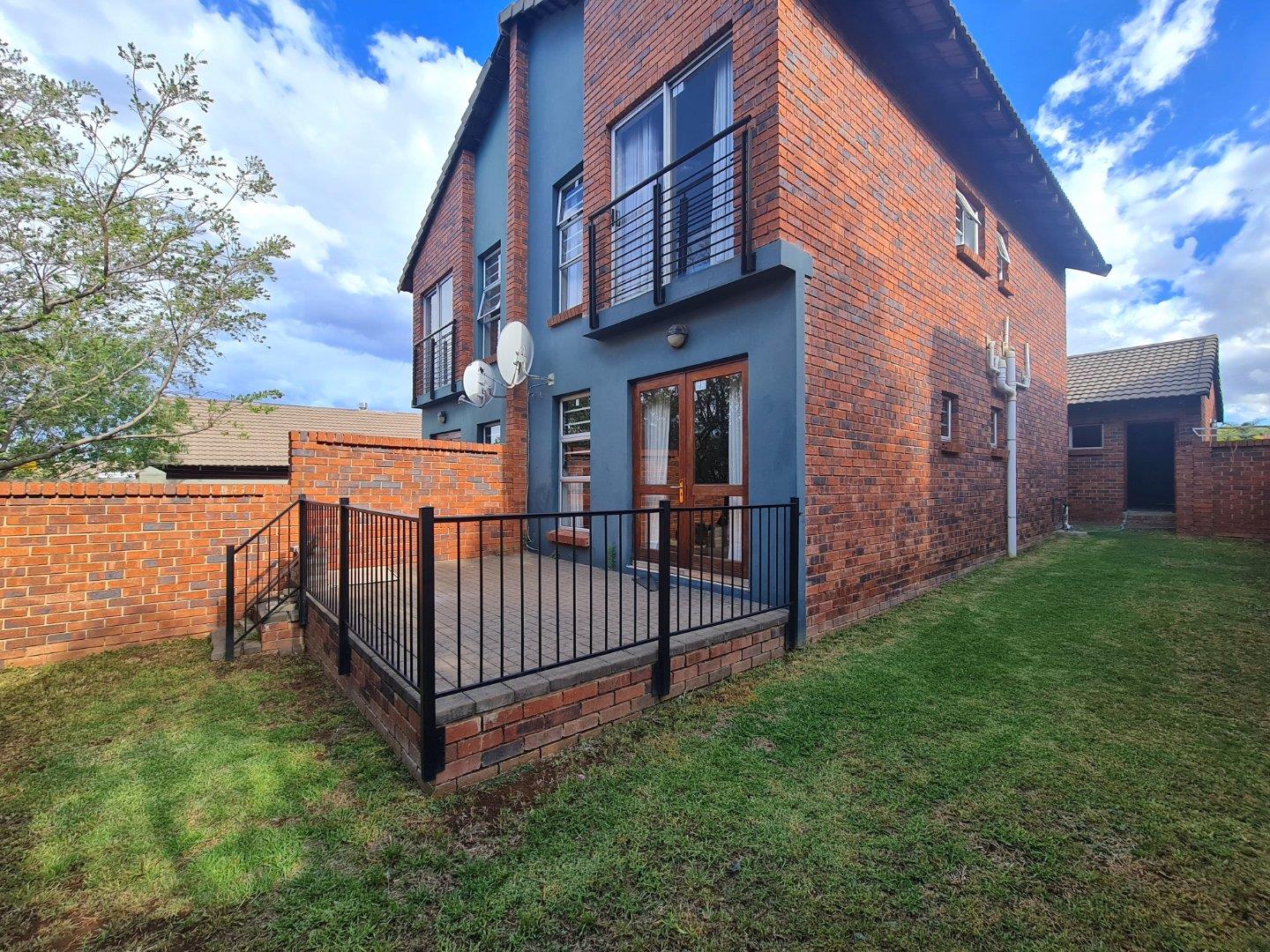 2 Bedroom Townhouse for sale in Pentagon Park P24113326599