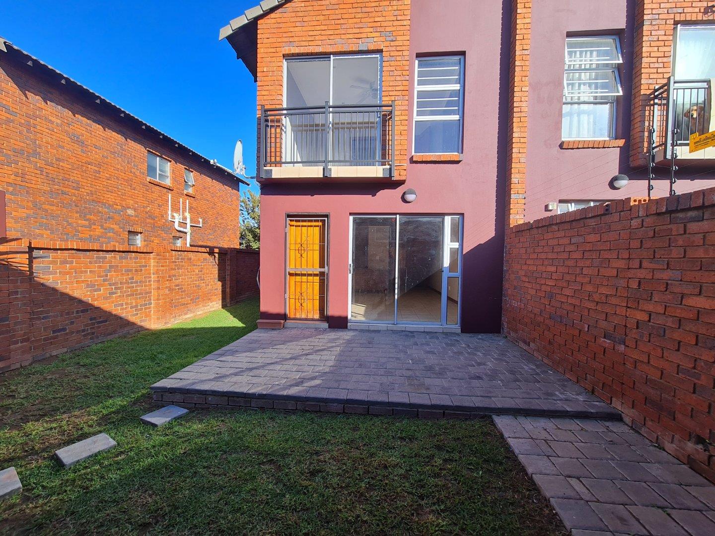 2 Bedroom Townhouse for sale in Pentagon Park P24114456440