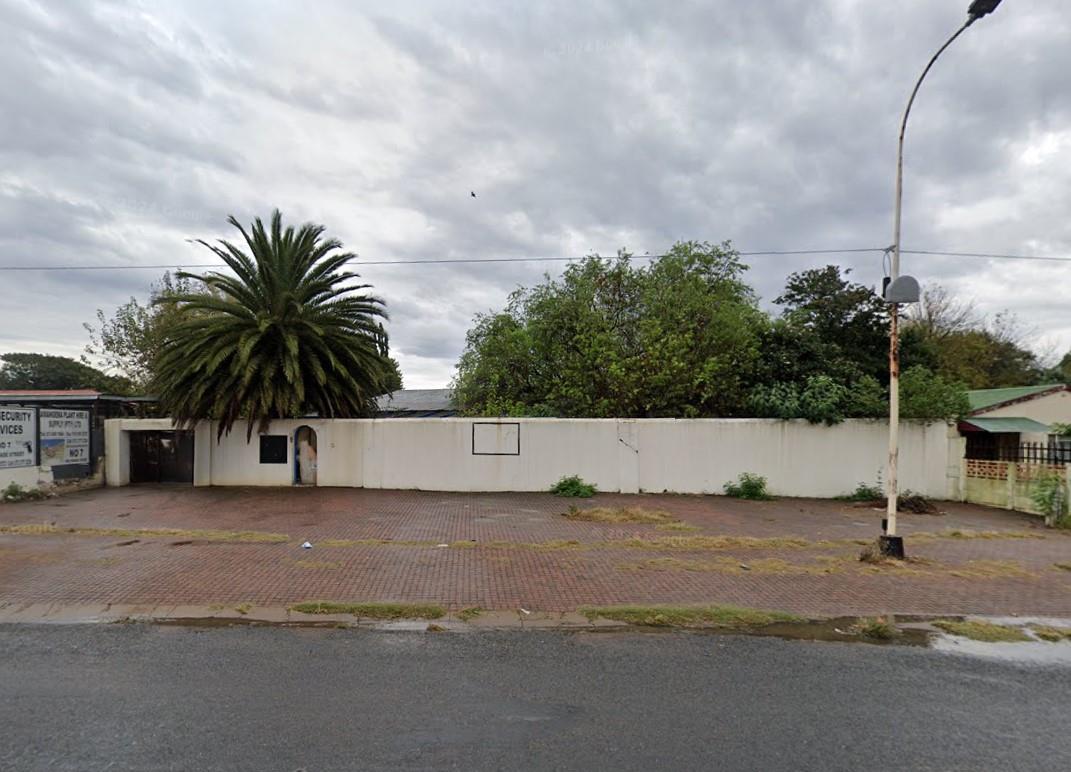 Commercial property for sale in Witbank Ext 12 9 Woltemade St P24