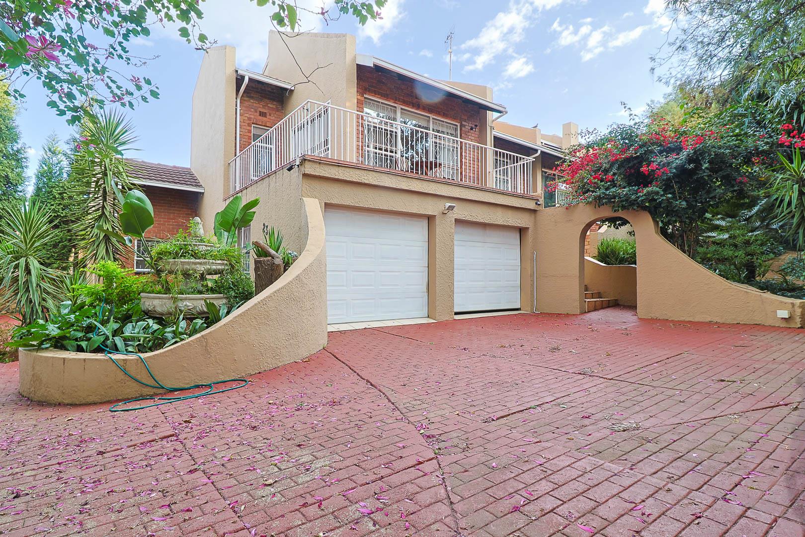 4 Bedroom House for sale in Mulbarton P24114449087