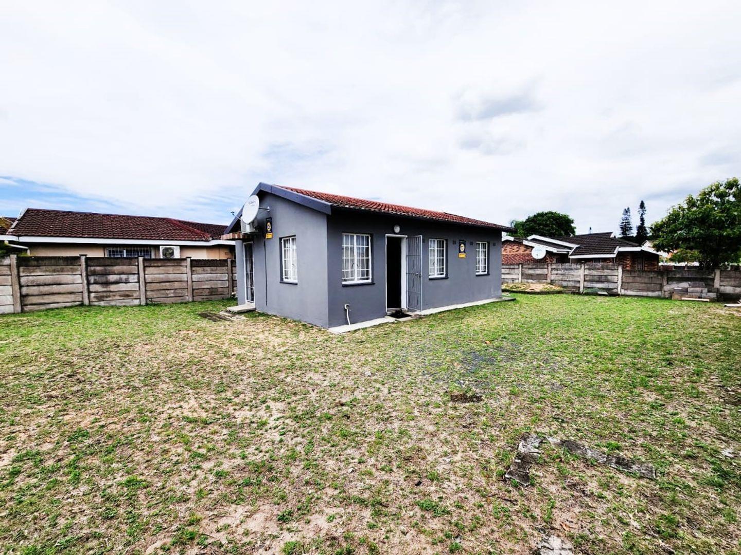 3 Bedroom House for sale in Aquadene P24114449491