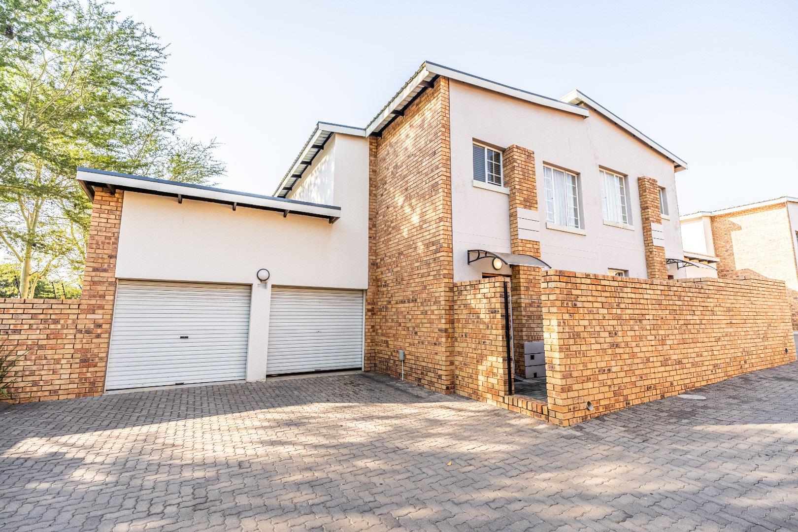 2 Bedroom Townhouse for sale in Hazeldean P24114450062