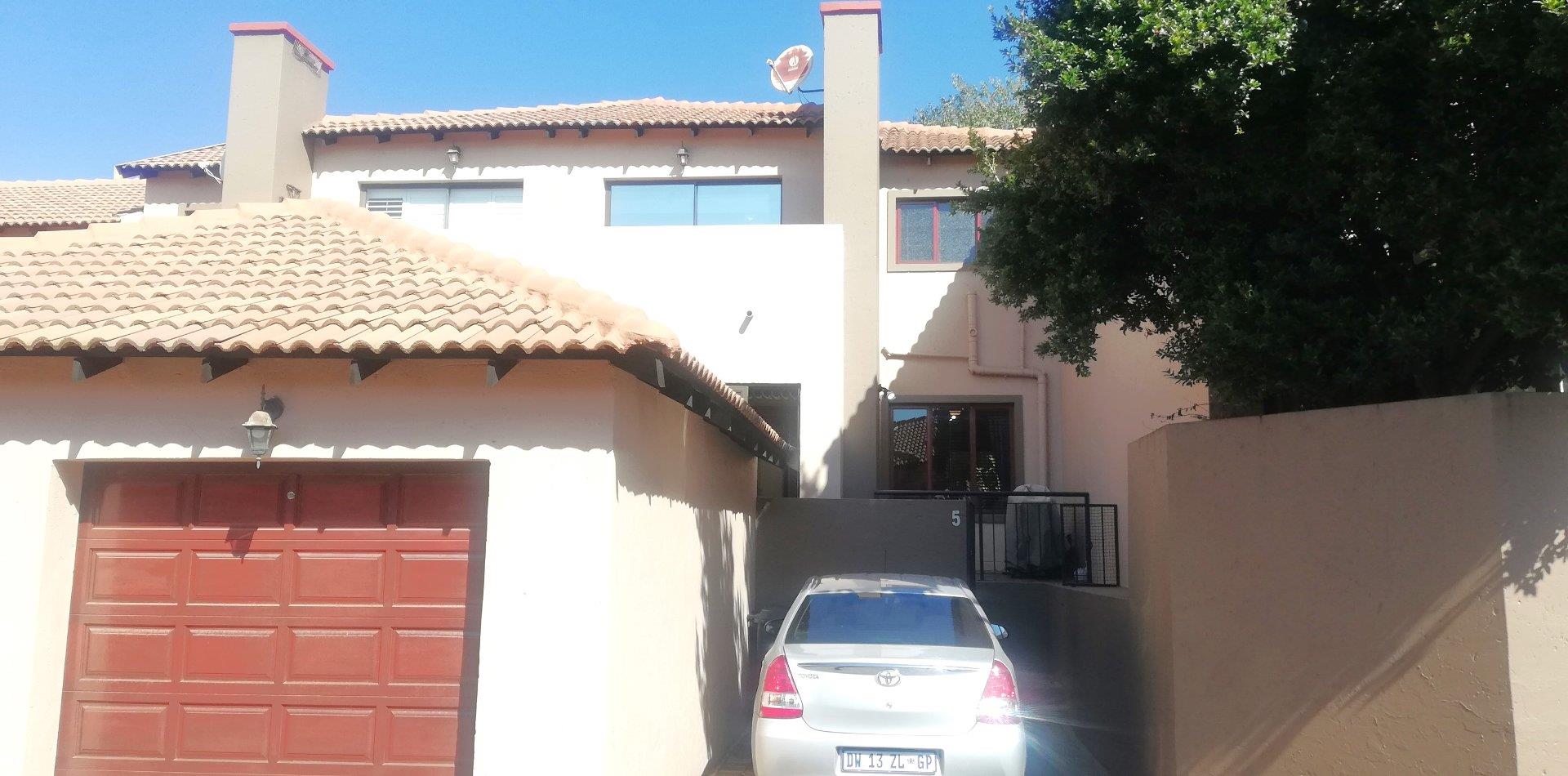2 Bedroom Townhouse for sale in Noordheuwel 5 Summerville 45 Blouberg