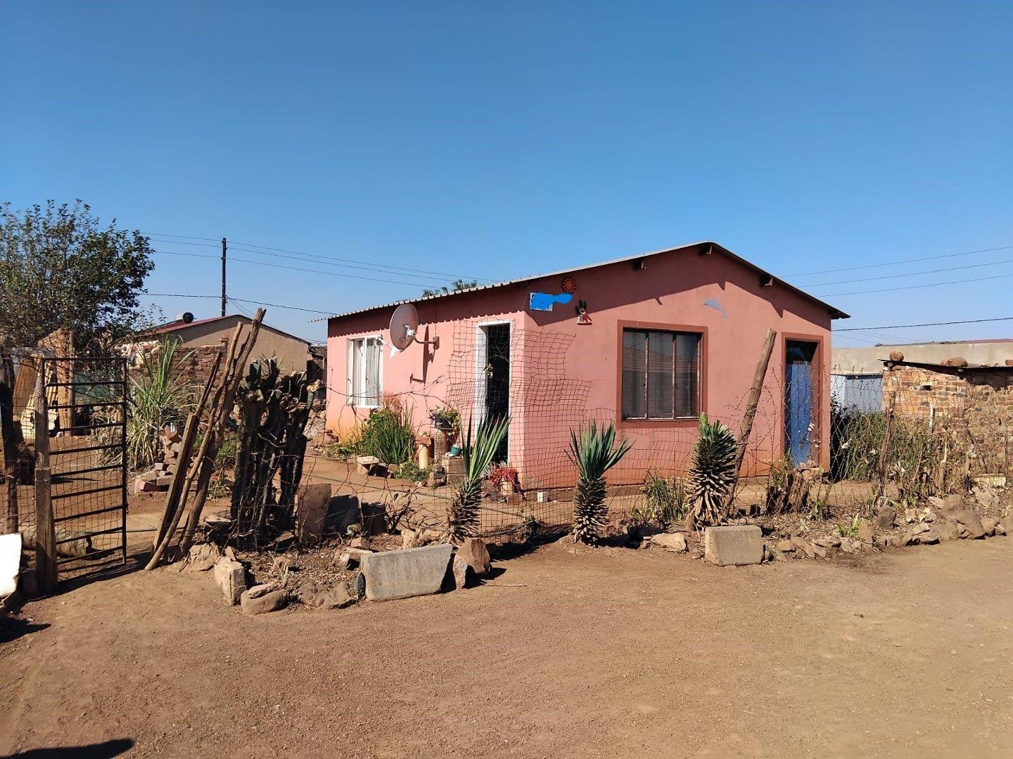 Kanana Park Property Houses for sale in Kanana Park