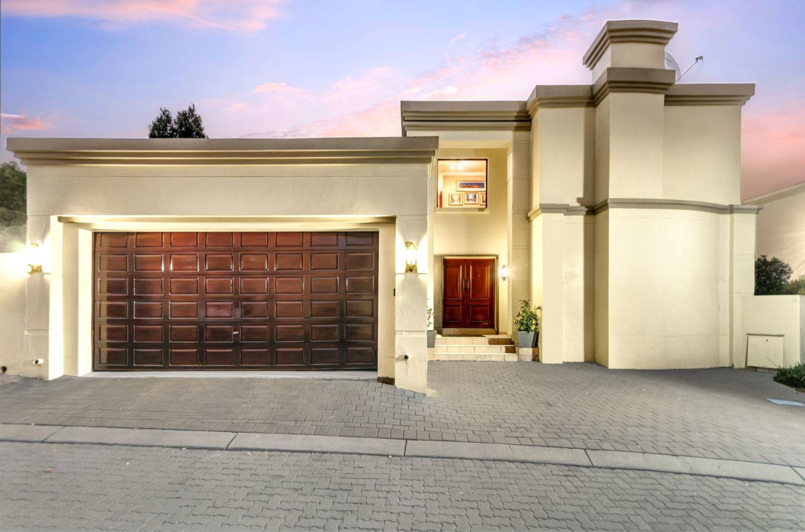 3 Bedroom House for sale in Sunninghill P24114450867