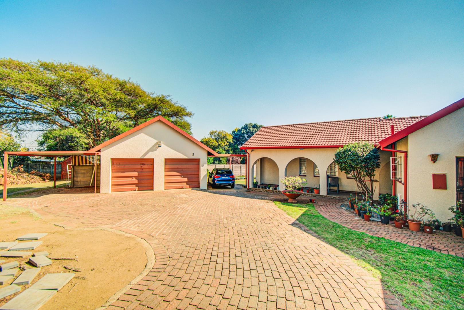 4 Bedroom House for sale in Eden Glen 3 Sandpiper Street P24114460511