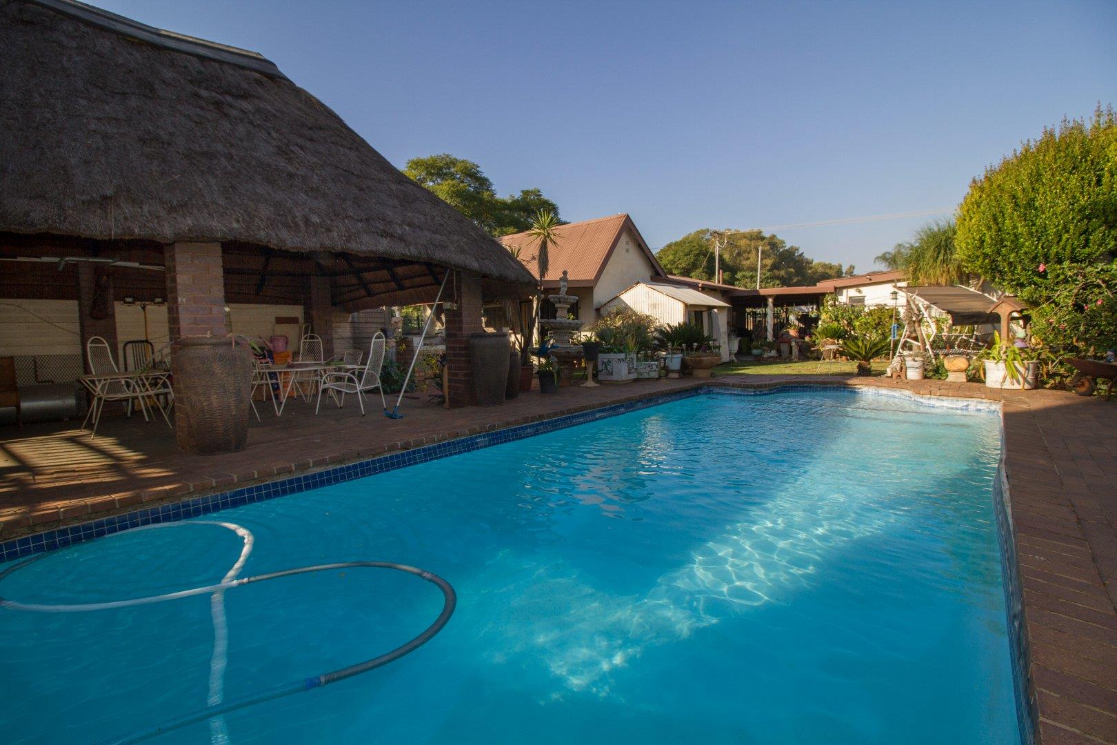 3 Bedroom House for sale in Claremont 1051 Van Der Hoff Road P24