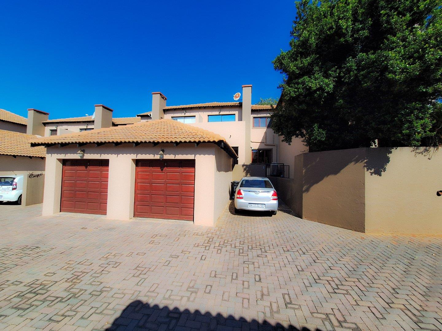 2 Bedroom Townhouse for sale in Noordheuwel 5 Summerville 45 Blouberg