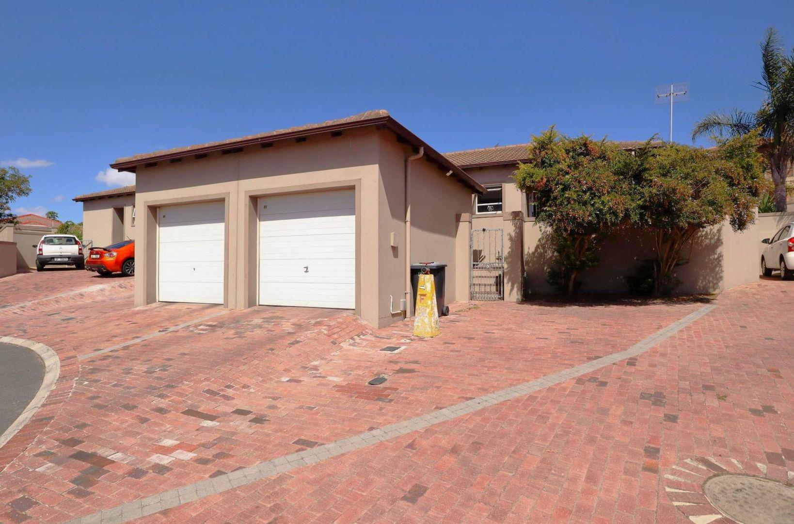 3 Bedroom Townhouse for sale in Brackenfell South P24114451459