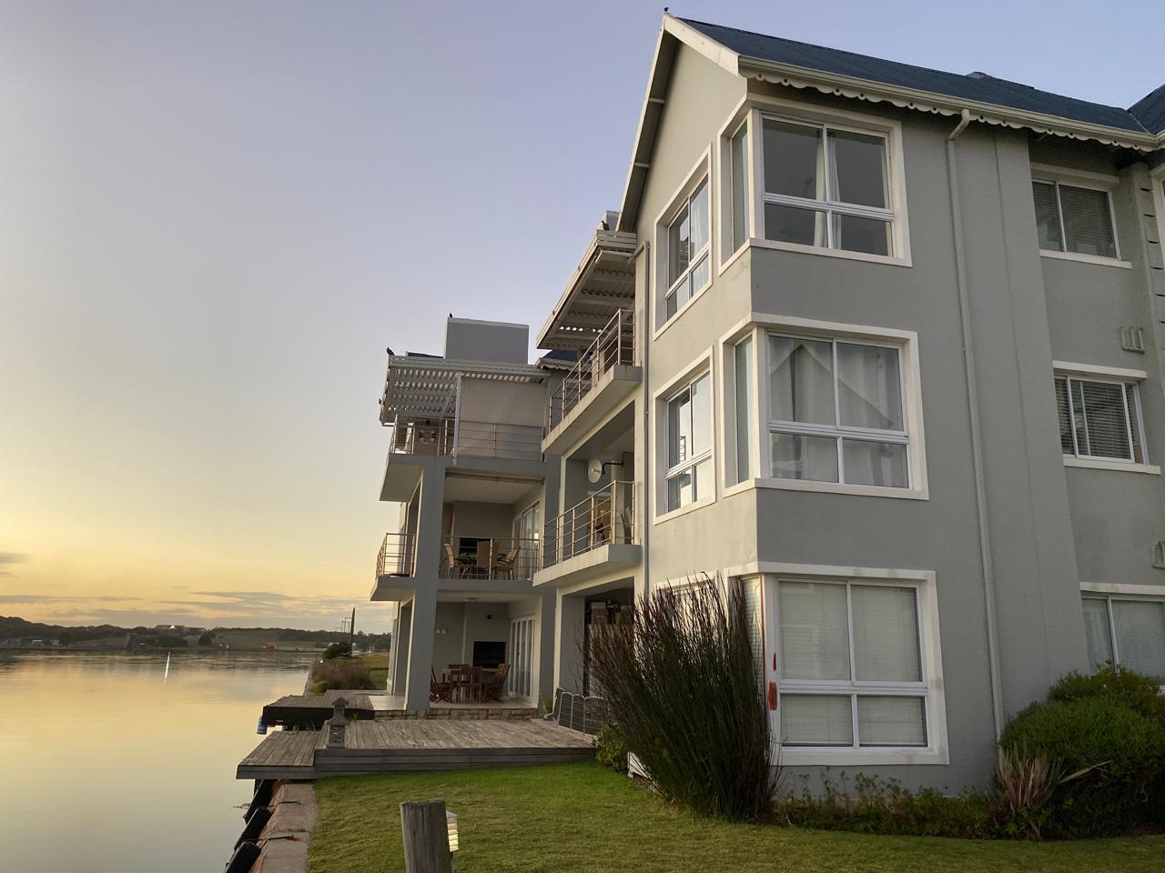 Apartments / flats for sale in Jeffreys Bay Jeffreys Bay Property