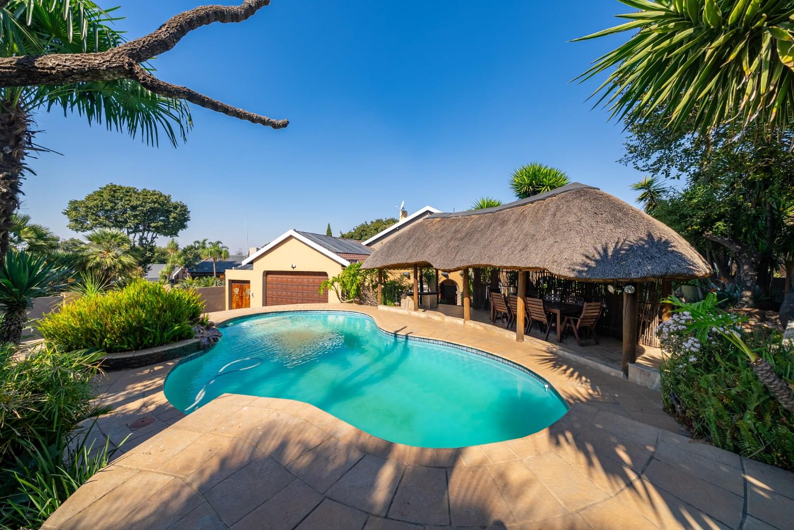 4 Bedroom House for sale in Albemarle Ext 2 P24114453017