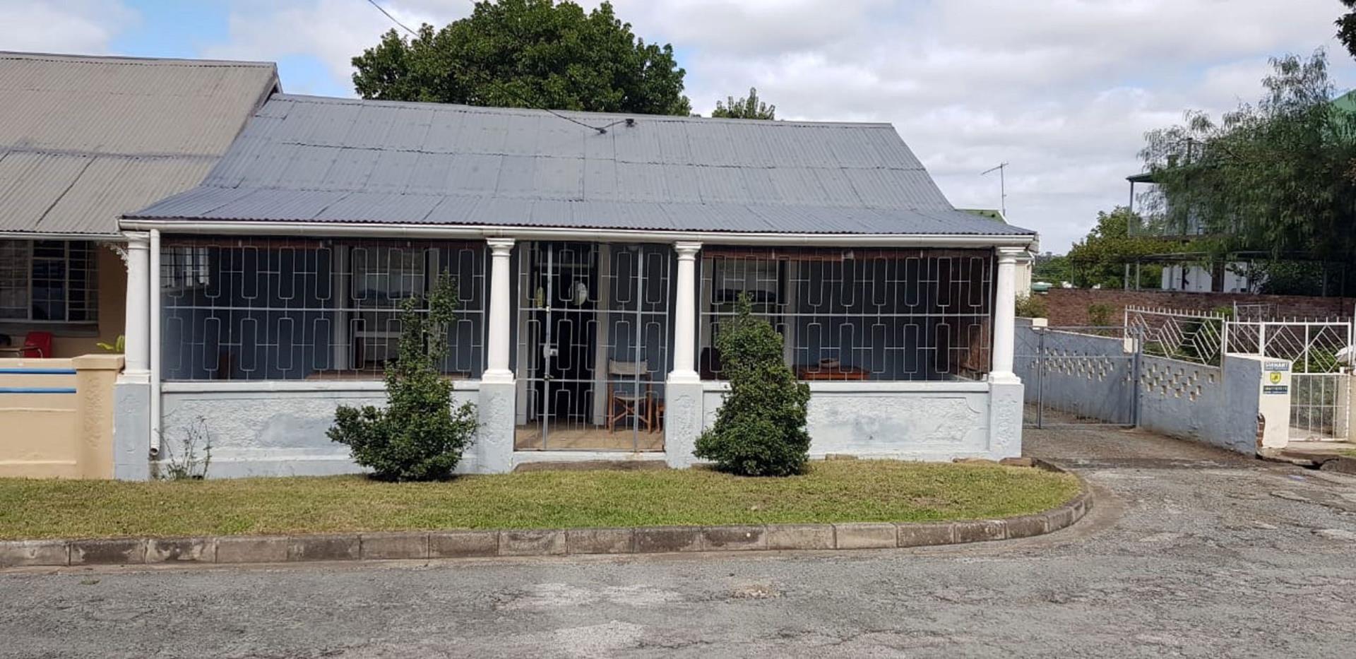 2 Bedroom House for sale in Somerset East 77 Paulet Street P24