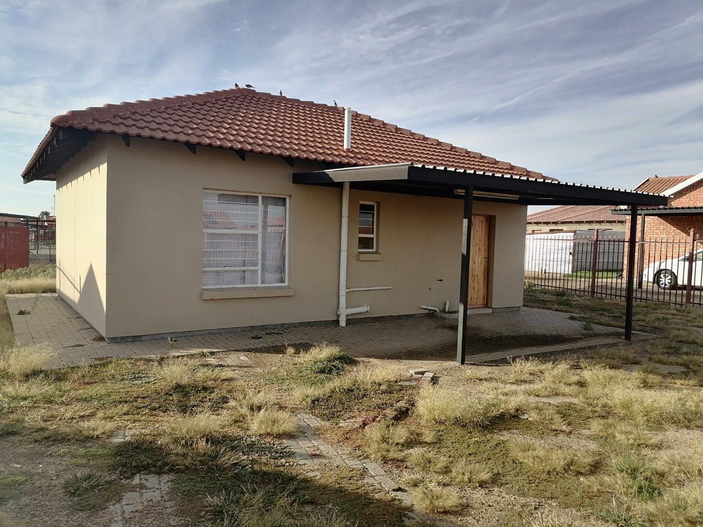 2 Bedroom House for sale in Hillside View P24114455880