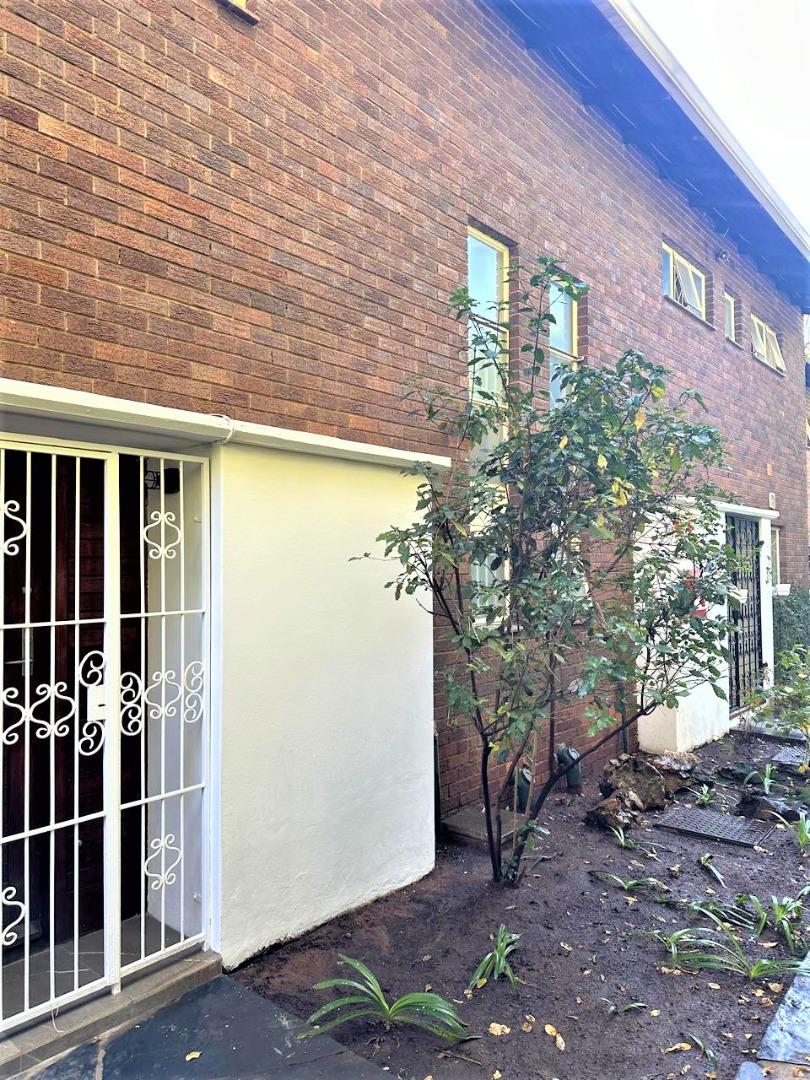 2 Bedroom Townhouse for sale in Sandown 43 Sandown Manor, 77 Stella