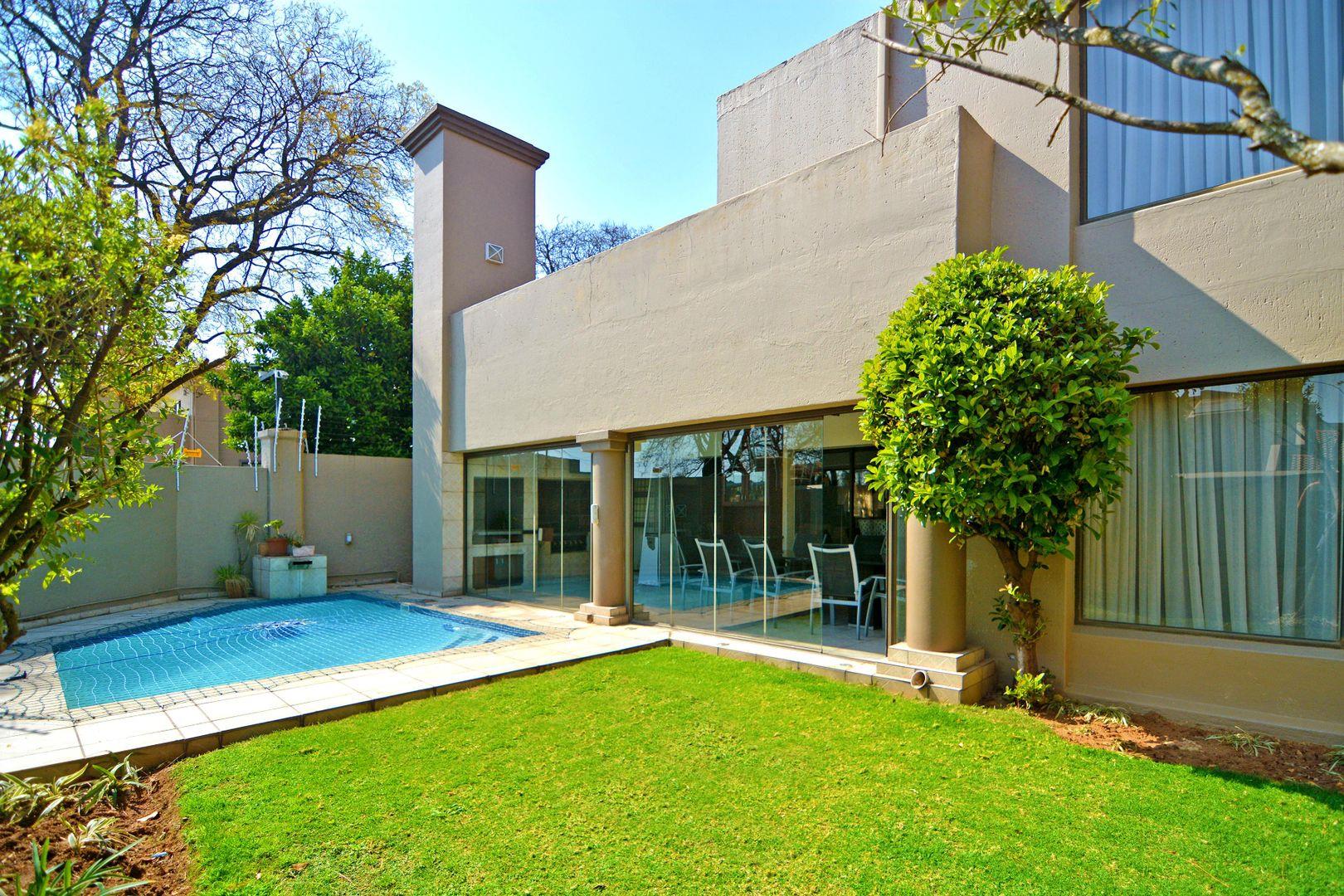 5 Bedroom House for sale in Waverley P24110394347