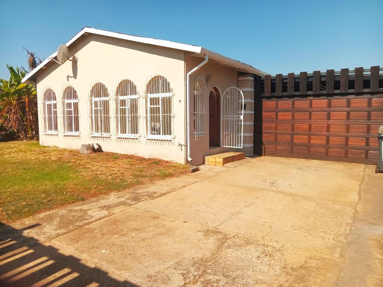 3 Bedroom House for sale in Klopperpark P24114456736