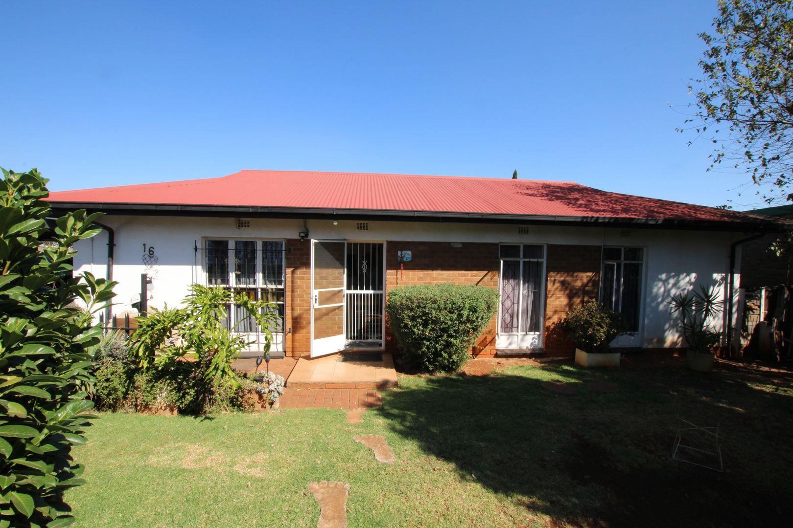 3 Bedroom House for sale in Klopperpark P24114457298