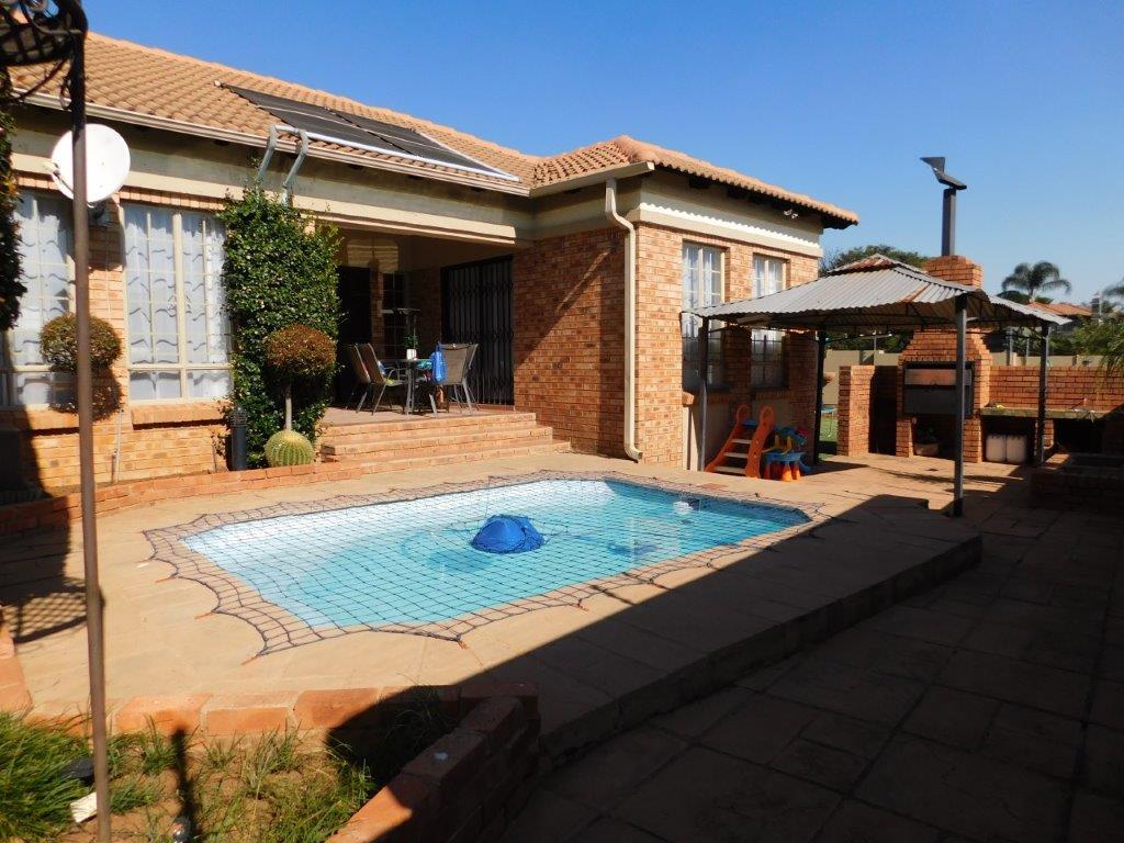 Meadows Security Estate Property Property and houses for sale in