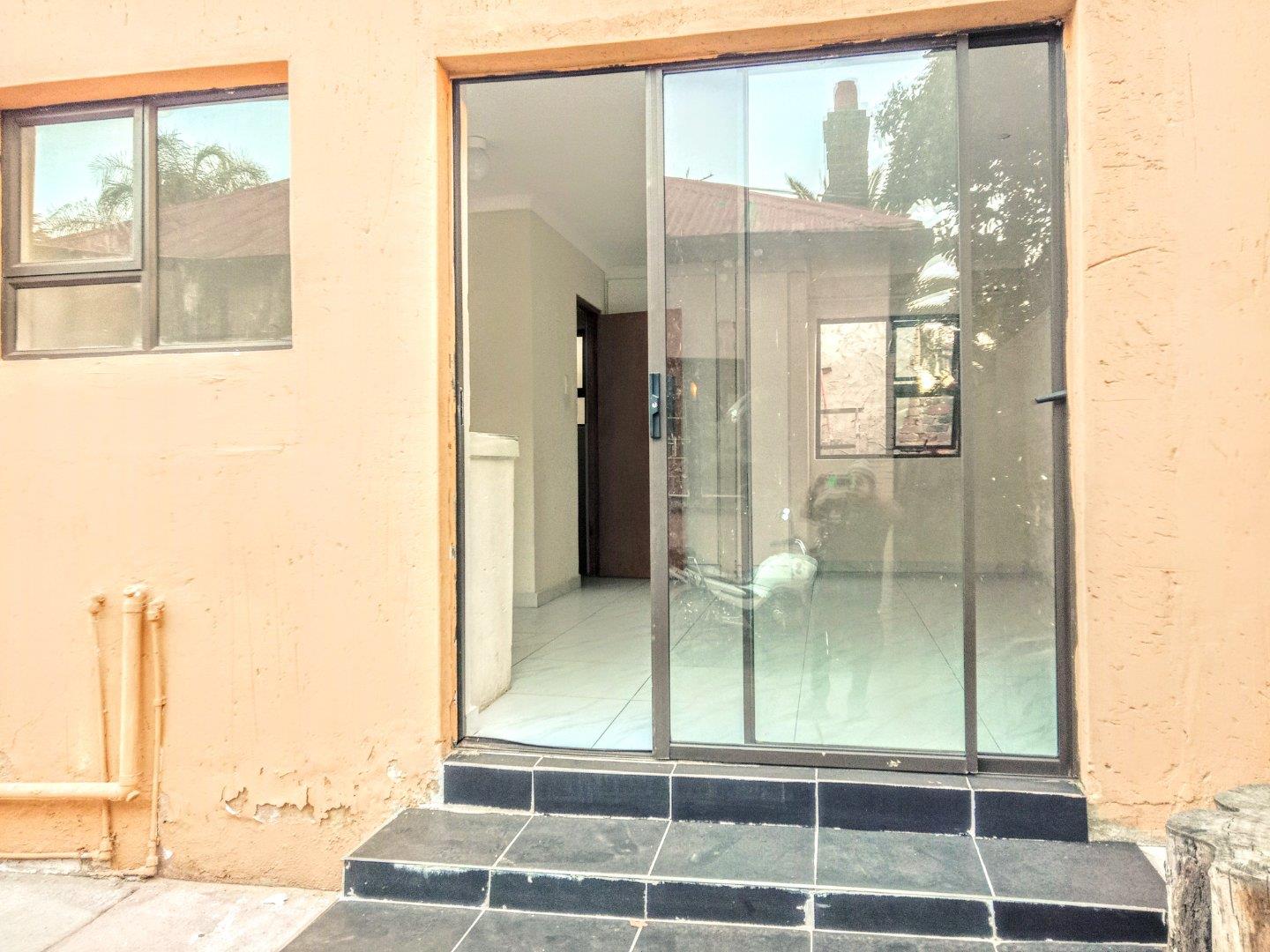 Orange Grove, Johannesburg Property Apartments / flats to rent in