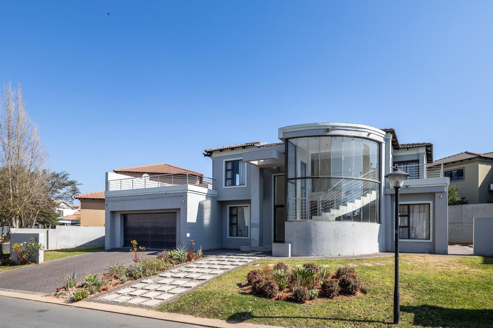 Blue Valley Golf Estate Property Property and houses for sale in Blue