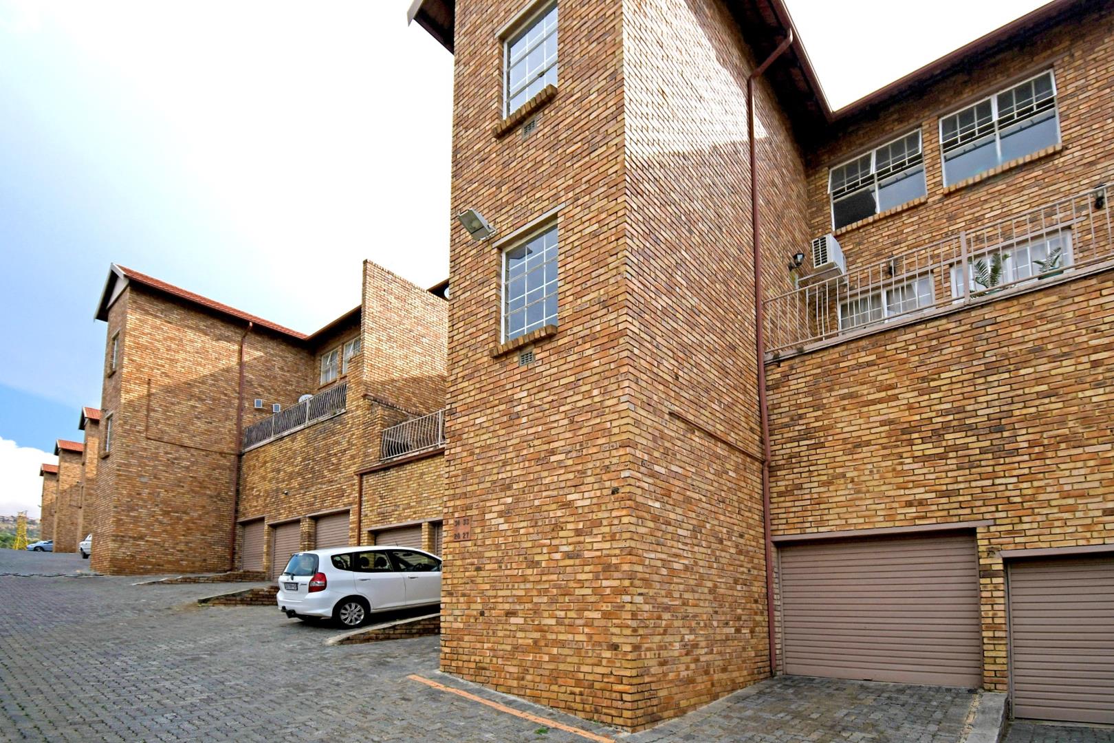 1 Bedroom Apartment / flat for sale in Helderkruin 3 Hercules P24