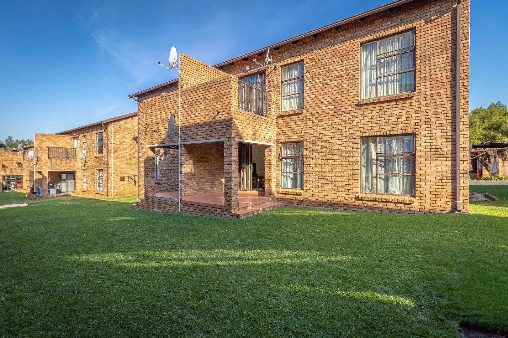 2 Bedroom Apartment / flat for sale in Wilgeheuwel Unit 134 The Links