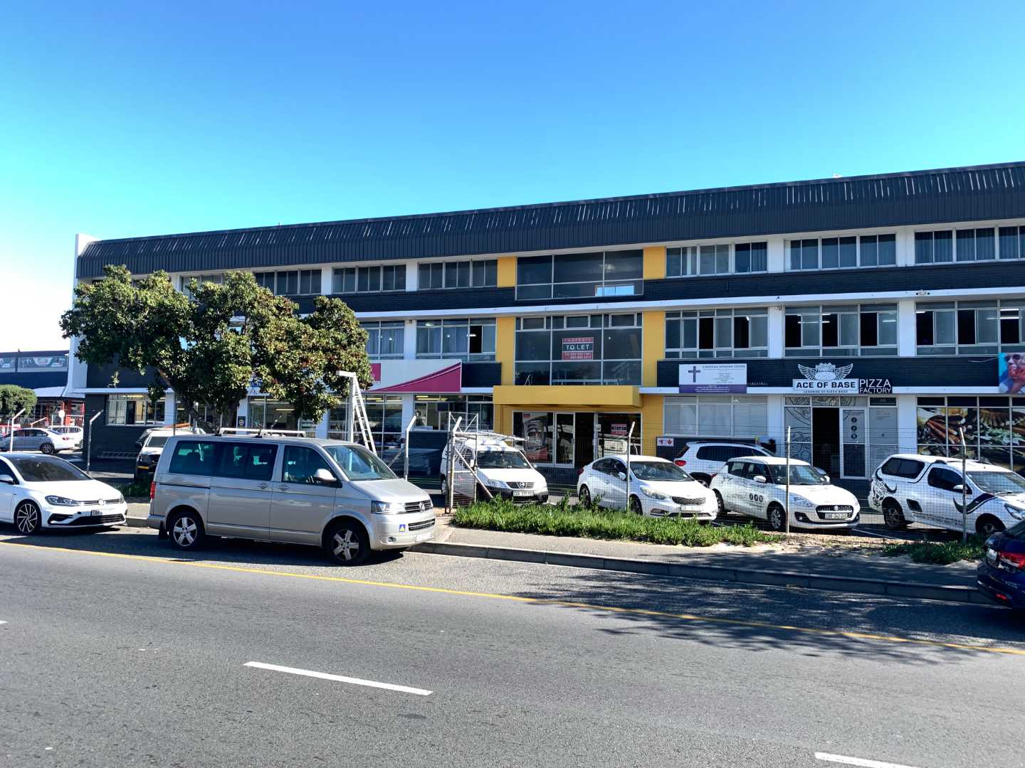 Commercial property to rent in Montague Gardens P24114462315