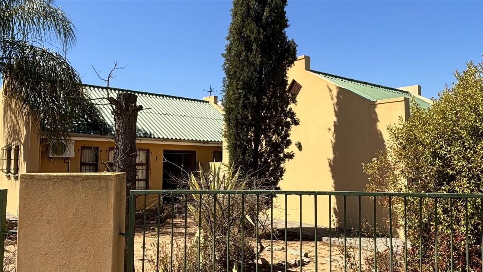 3 Bedroom House for sale in Clanwilliam P24114465081