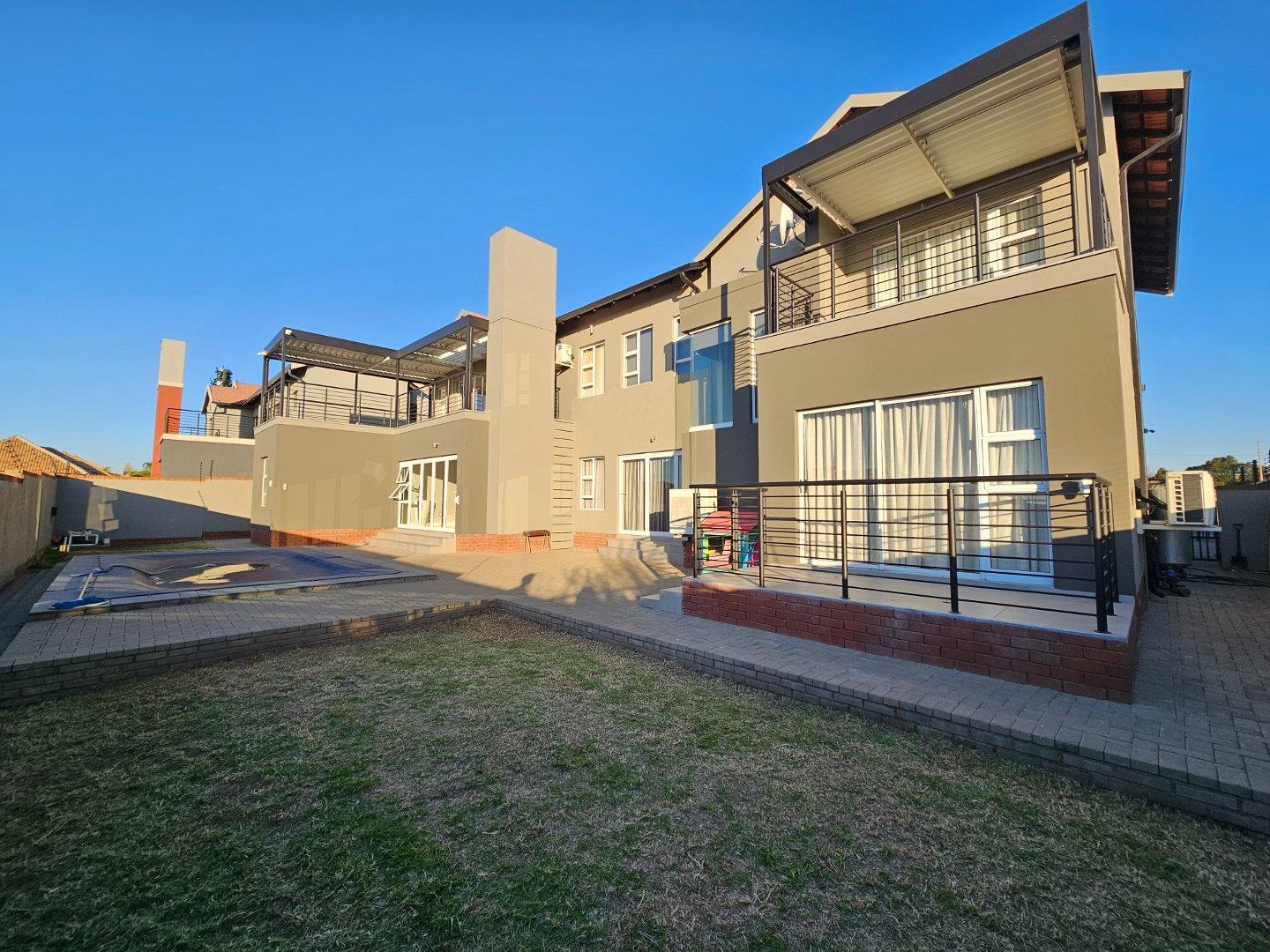 5 Bedroom House for sale in Wild Olive Estate P24114465448