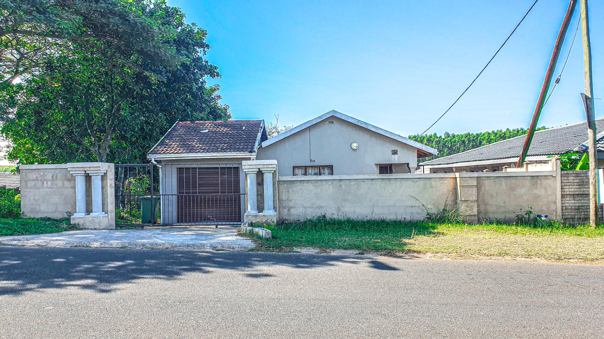 2 Bedroom House for sale in Brackenham 85 Gibbum Grove P24114465467