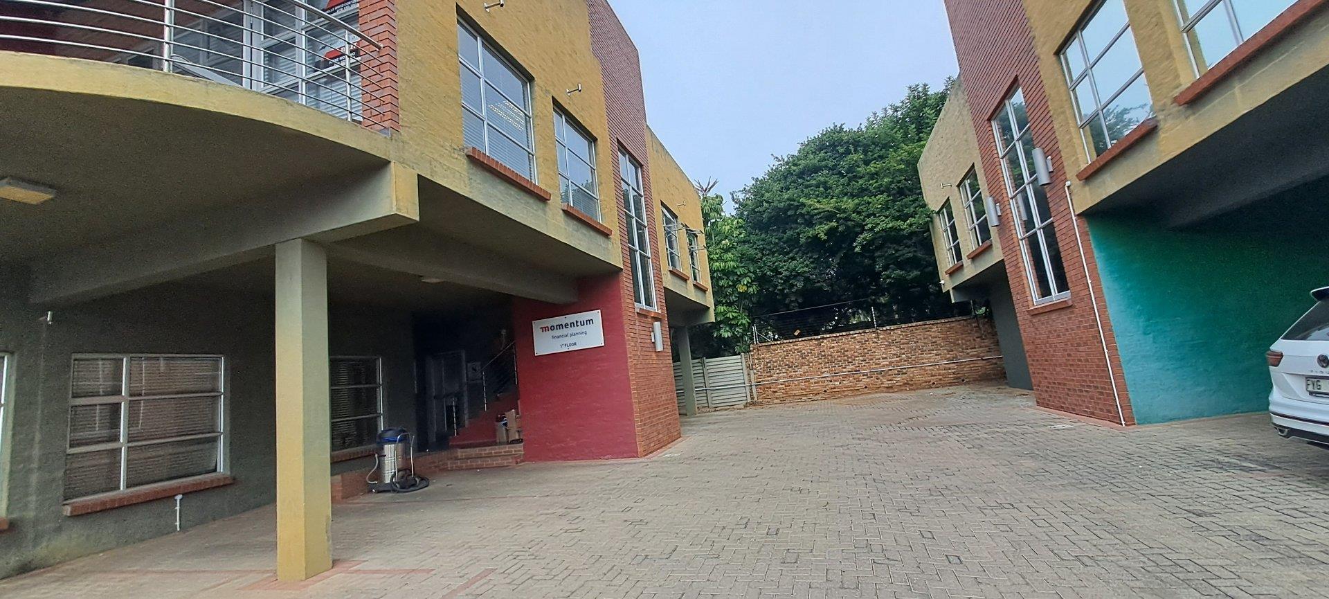 Commercial property to rent in Hampton Court P24114466541