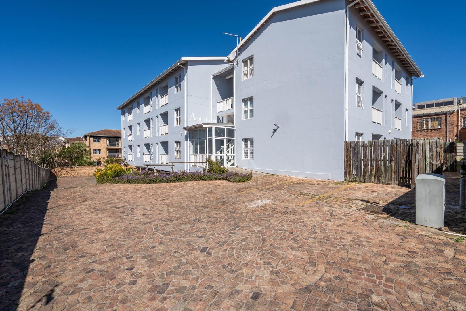 2 Bedroom Apartment / flat for sale in Grahamstown Central 12 Ss