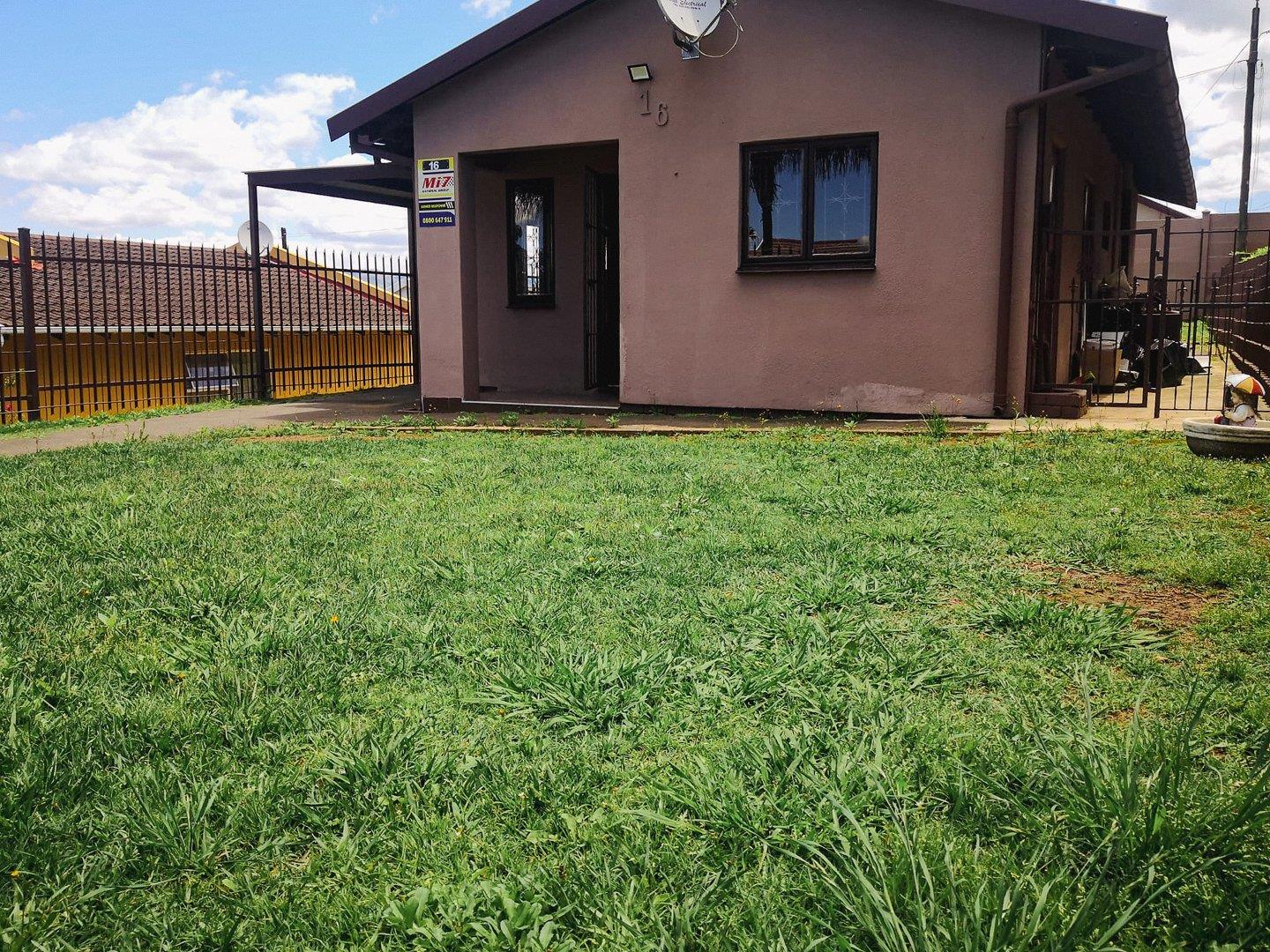 2 Bedroom House for sale in Allandale P24114469948