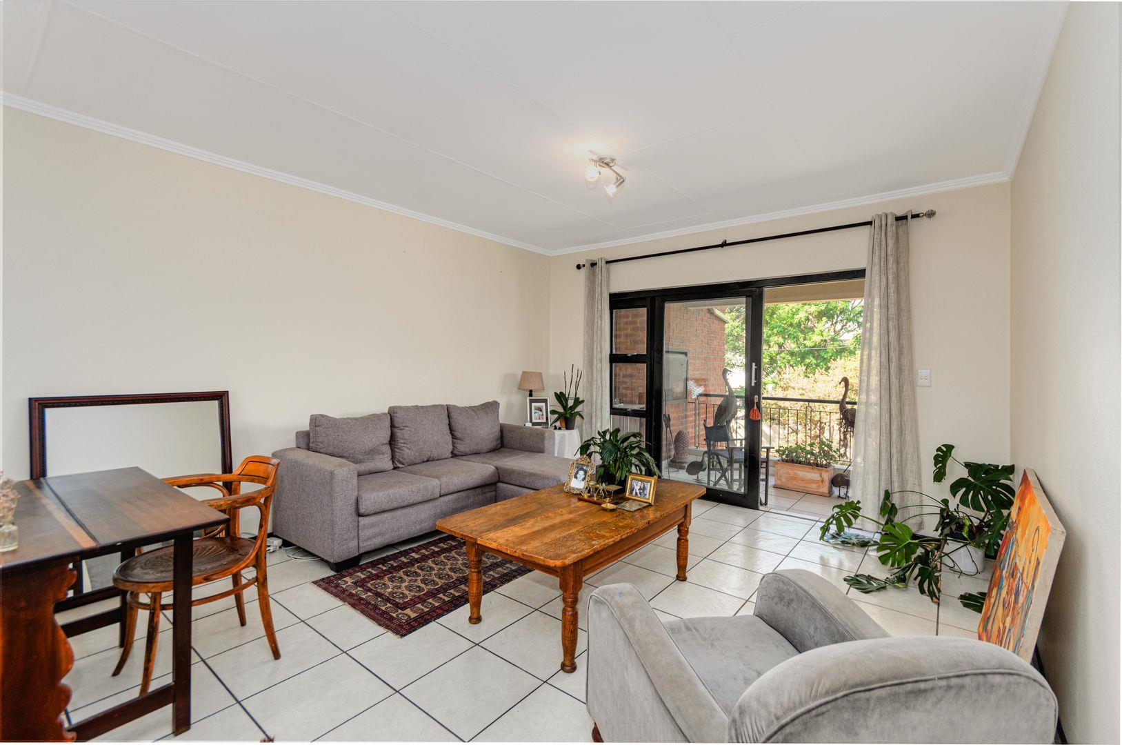 2 Bedroom Apartment / flat for sale in Sunninghill P24114470035