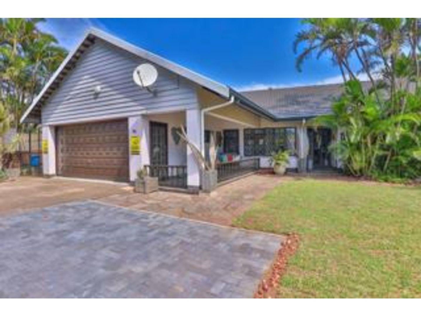 4 Bedroom House for sale in Athlone Park P24114470575