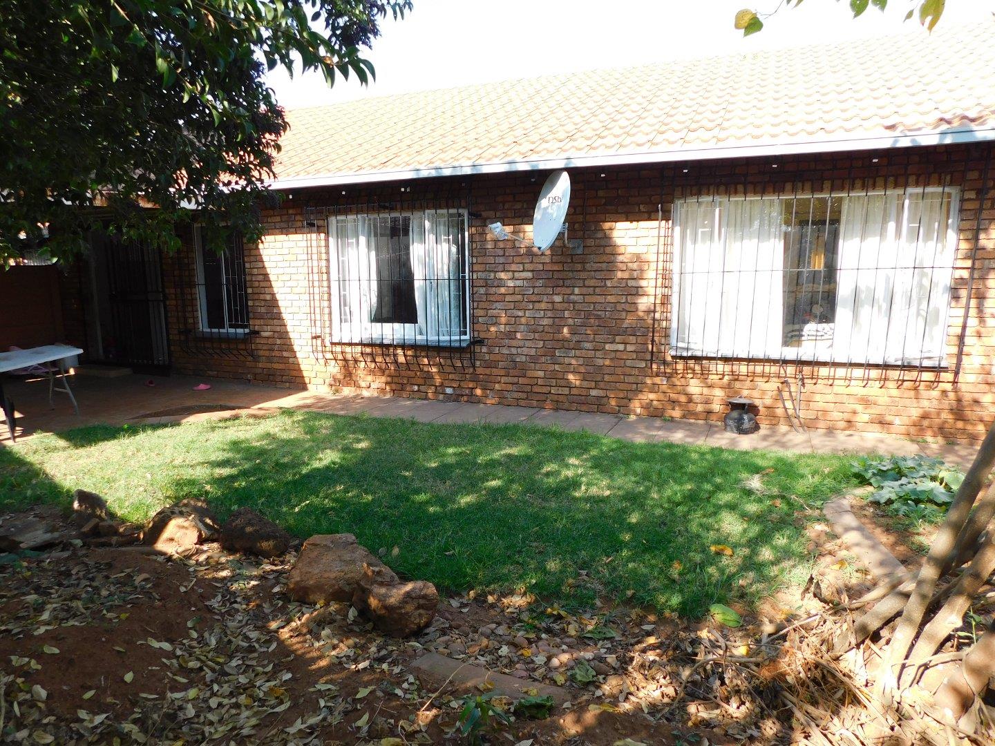 3 Bedroom Townhouse for sale in Pierre Van Ryneveld P24114471086