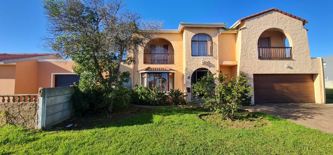 5 Bedroom House for sale in Southfork P24114472542