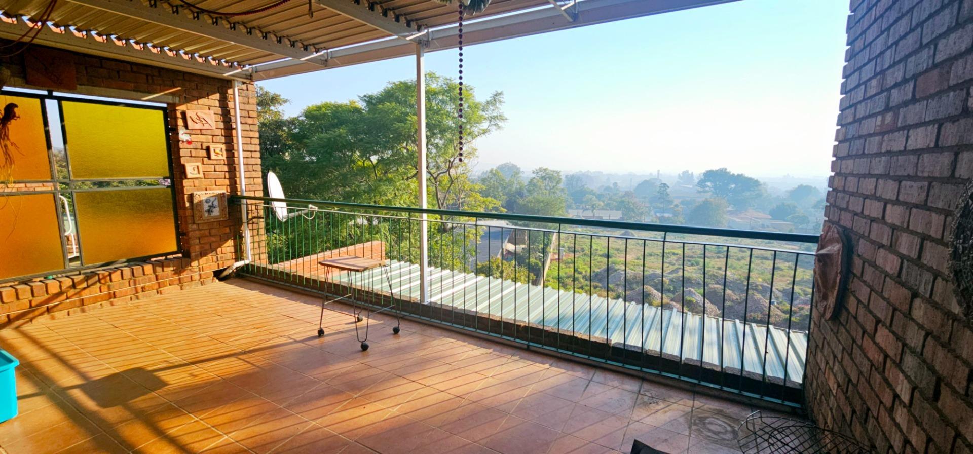 2 Bedroom Apartment / flat for sale in Silverton P24114473328