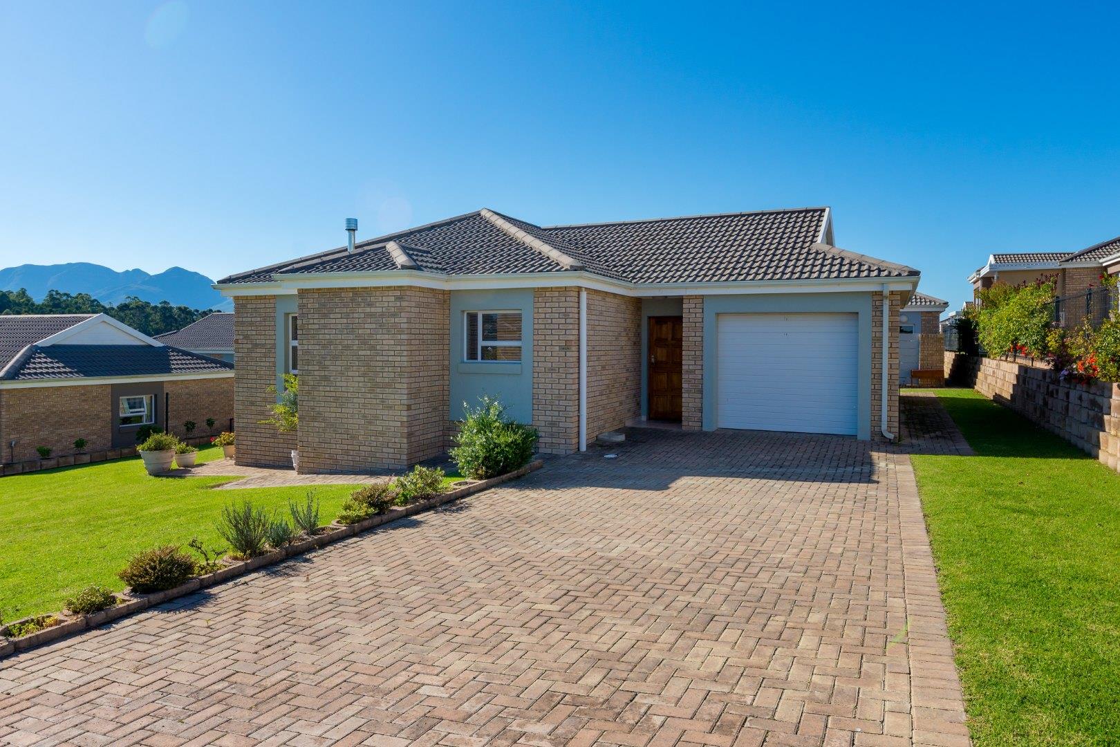 2 Bedroom Townhouse for sale in Groenkloof Retirement Village P24114475604