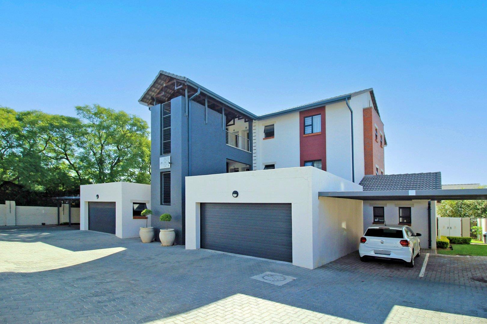 2 Bedroom House for sale in Crowthorne AH P24114476010