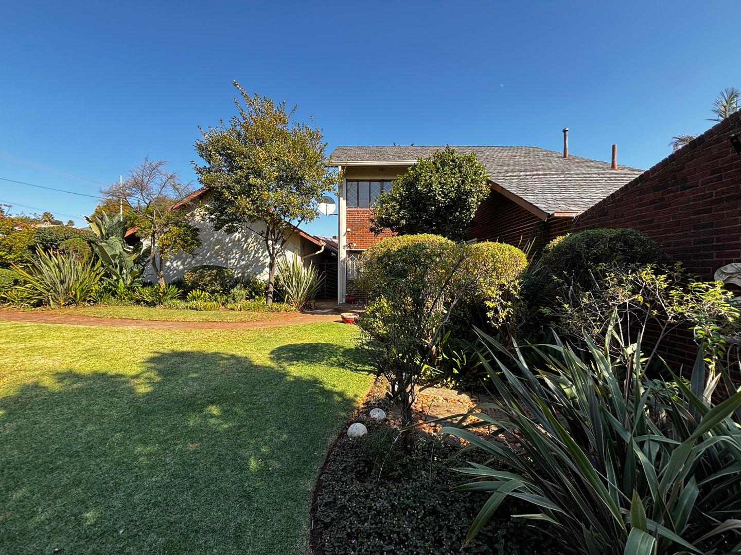 4 Bedroom House for sale in Solheim 23 Saturn Street P24113605209