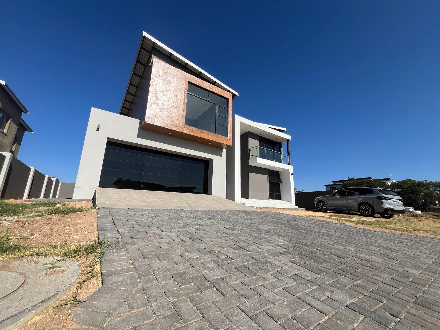 4 Bedroom House for sale in Woodhill Estate P24114476984