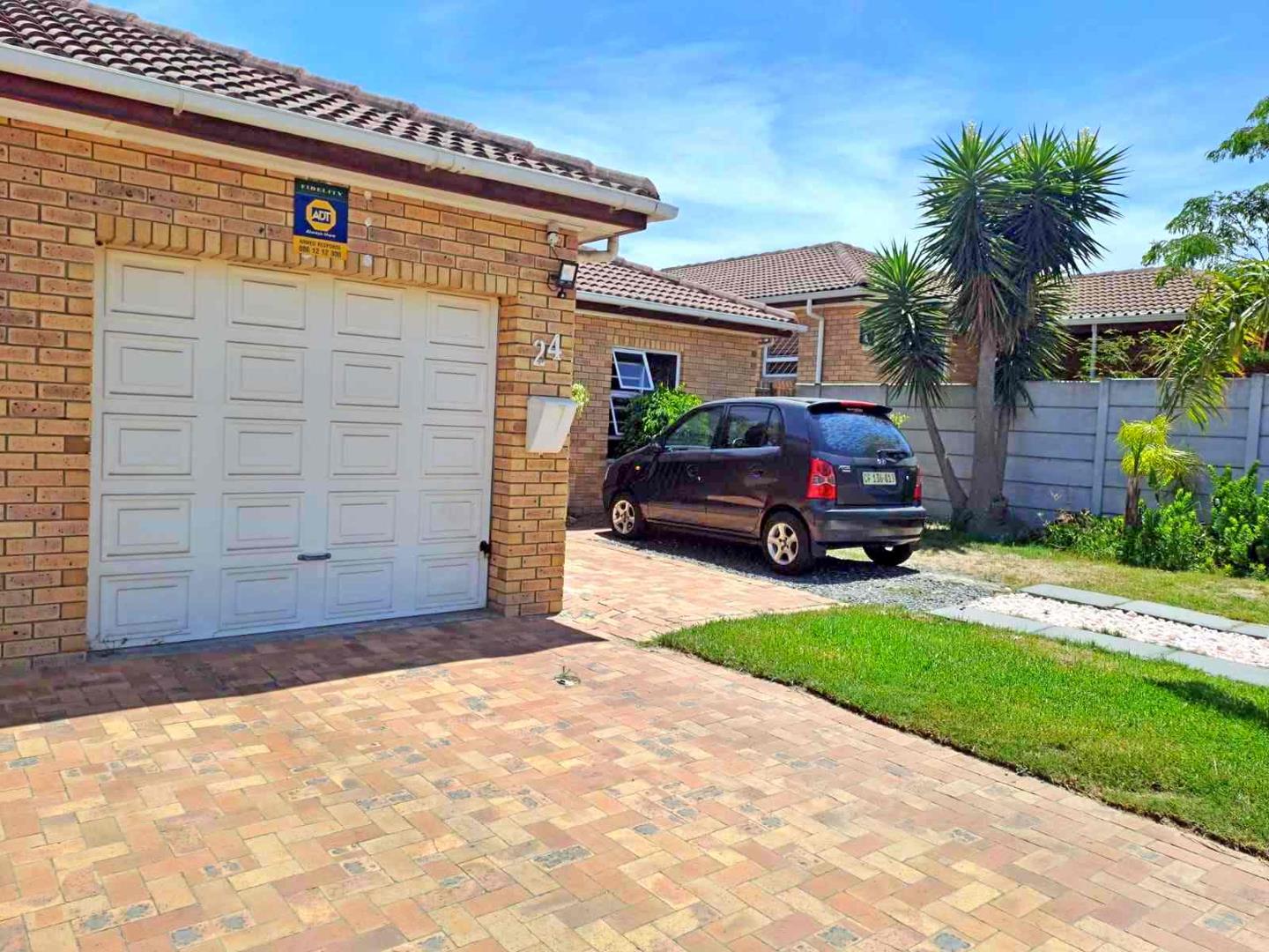 3 Bedroom House for sale in Brackenfell South P24114478068