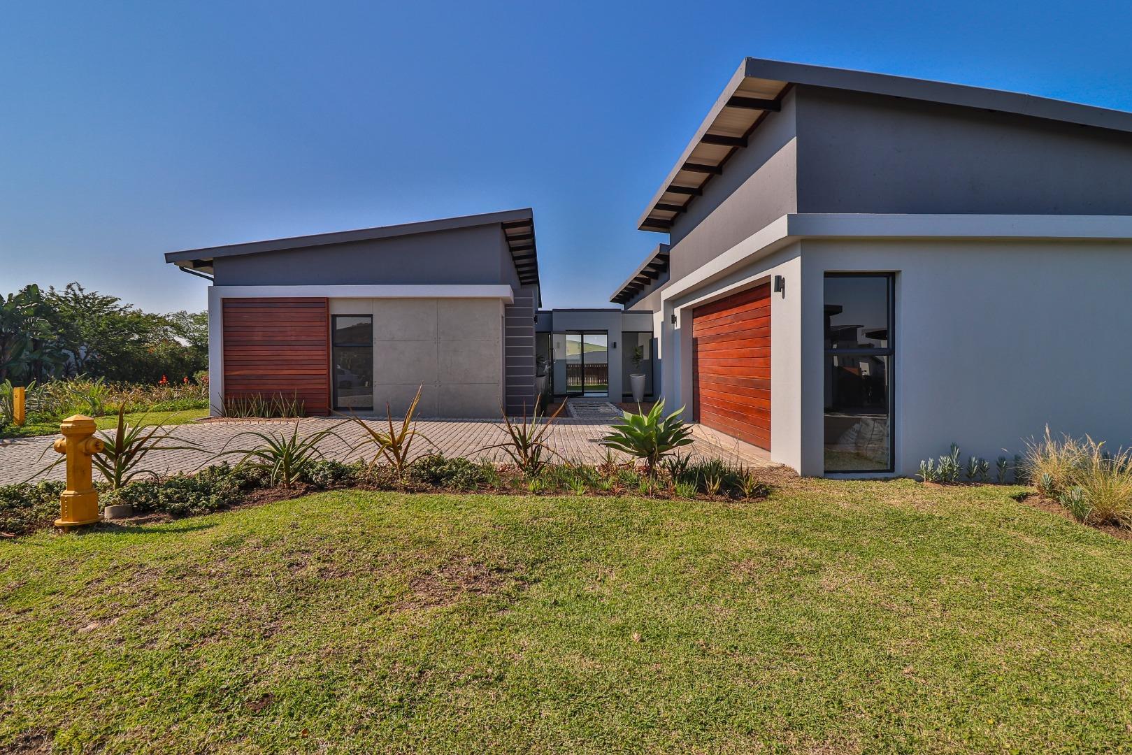 4 Bedroom House for sale in Palm Lakes Estate 2 Loche More P24