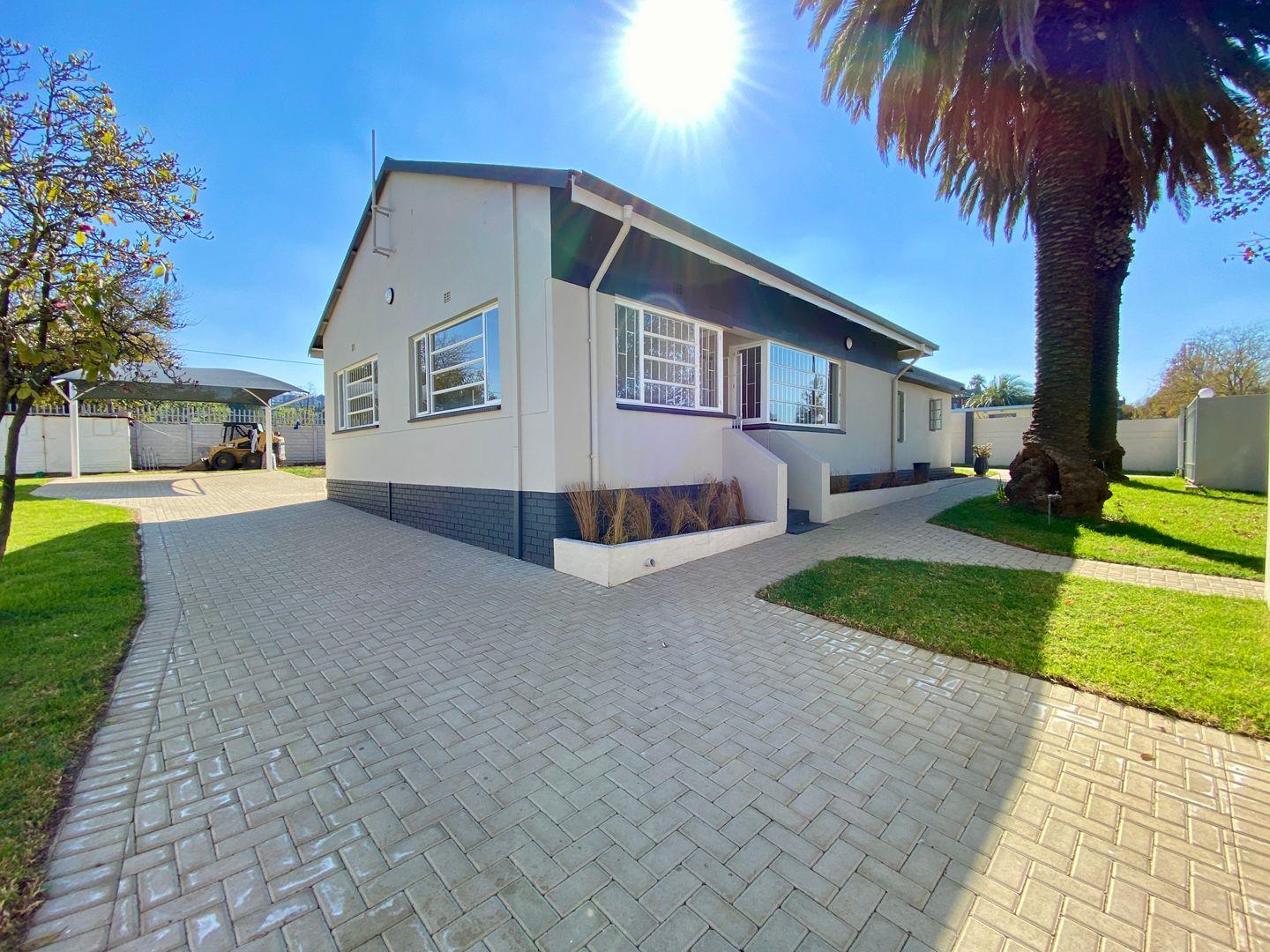 3 Bedroom House for sale in Edenvale Central P24114478471