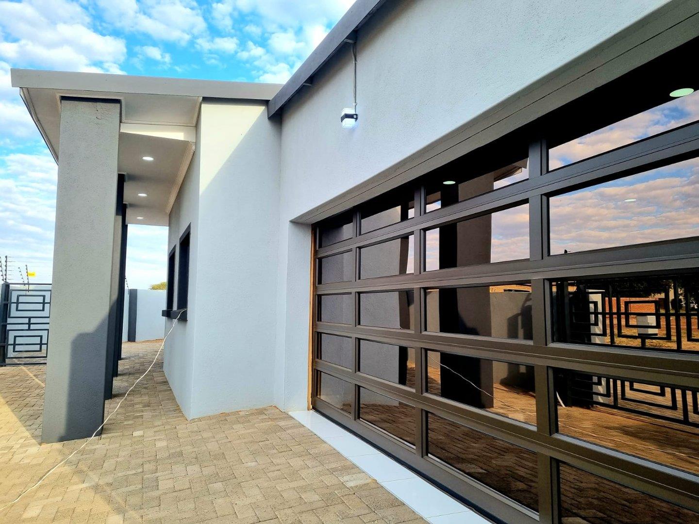 3 Bedroom House for sale in Kimberley Rural P24114478722