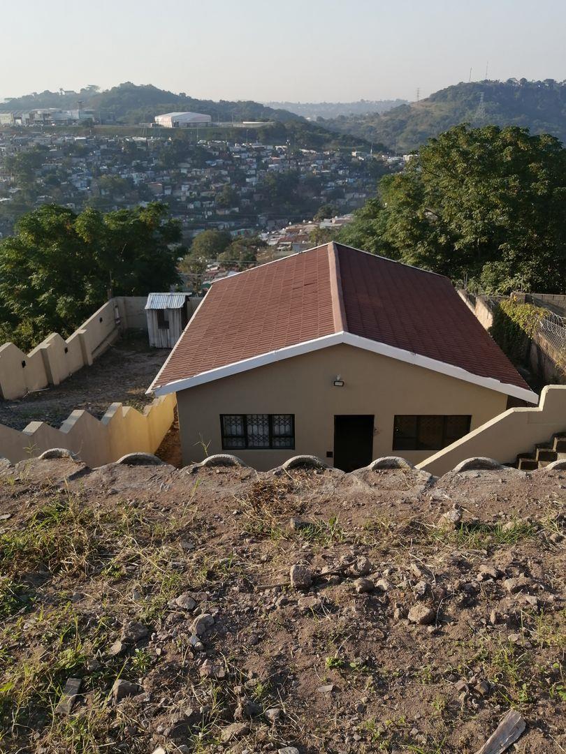 2 Bedroom House for sale in Moorton P24114479499