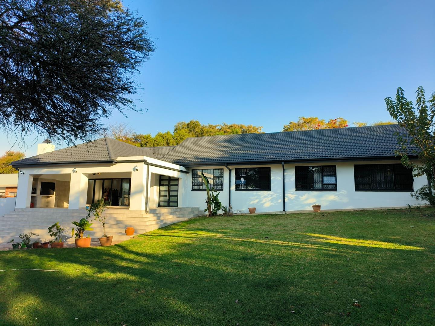 5 Bedroom House for sale in Erasmusrand P24114480033